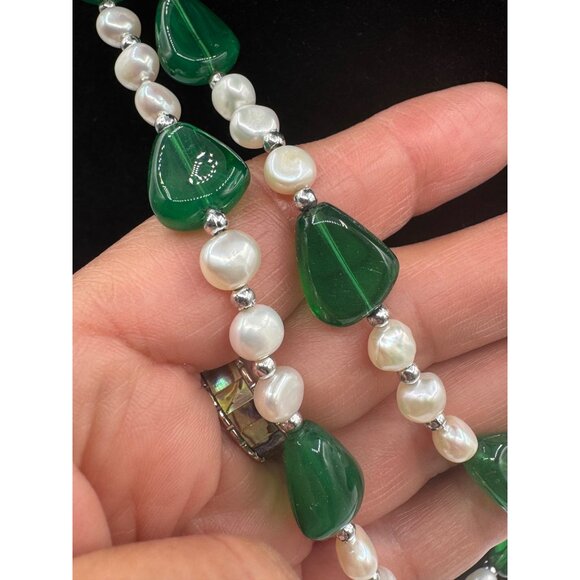 Vintage Green Glass and Fresh Water Pearls Necklace - Picture 3 of 6